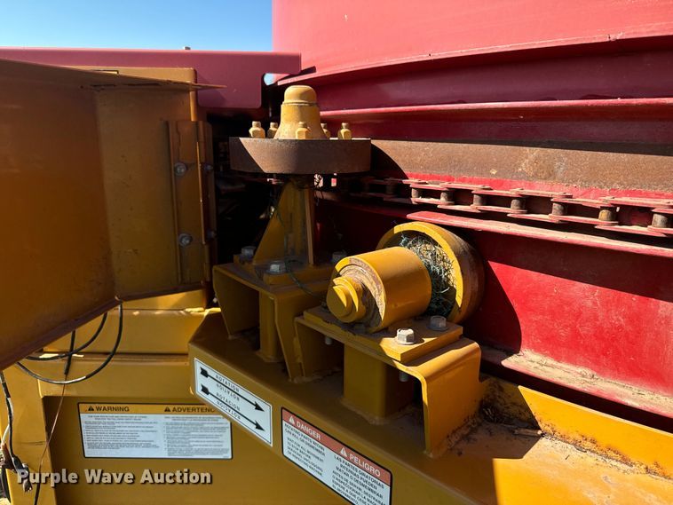 image for item DQ6841 HayBuster H1100 bale processor