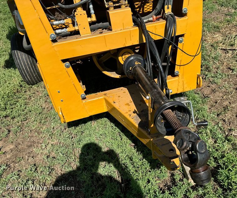 image for item DQ6841 HayBuster H1100 bale processor