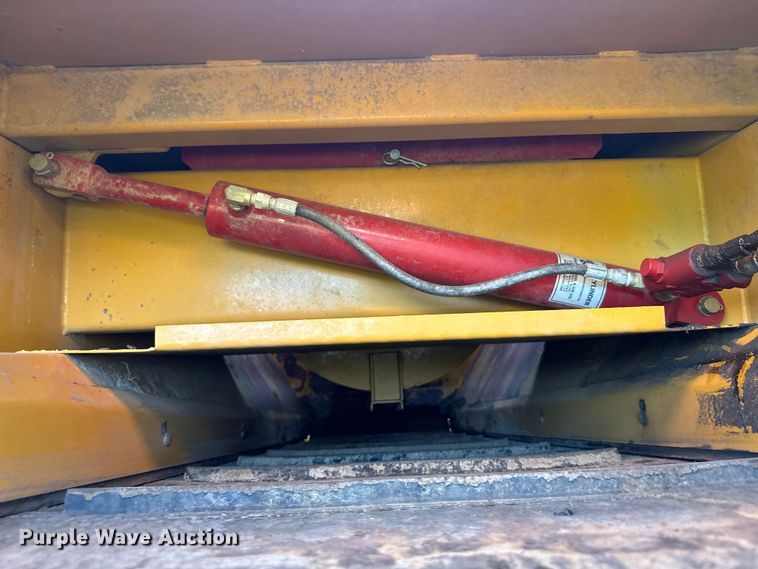 image for item DQ6841 HayBuster H1100 bale processor