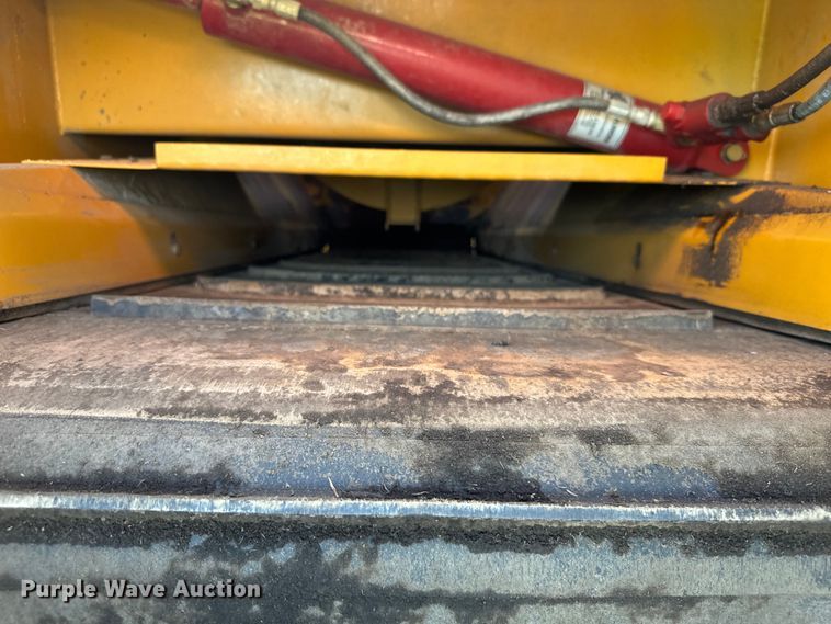 image for item DQ6841 HayBuster H1100 bale processor