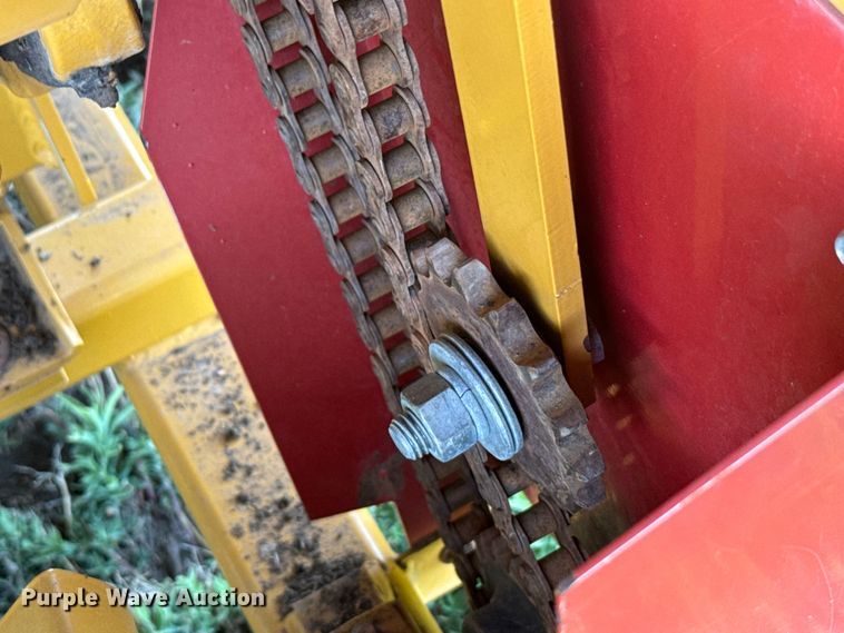 image for item DQ6841 HayBuster H1100 bale processor