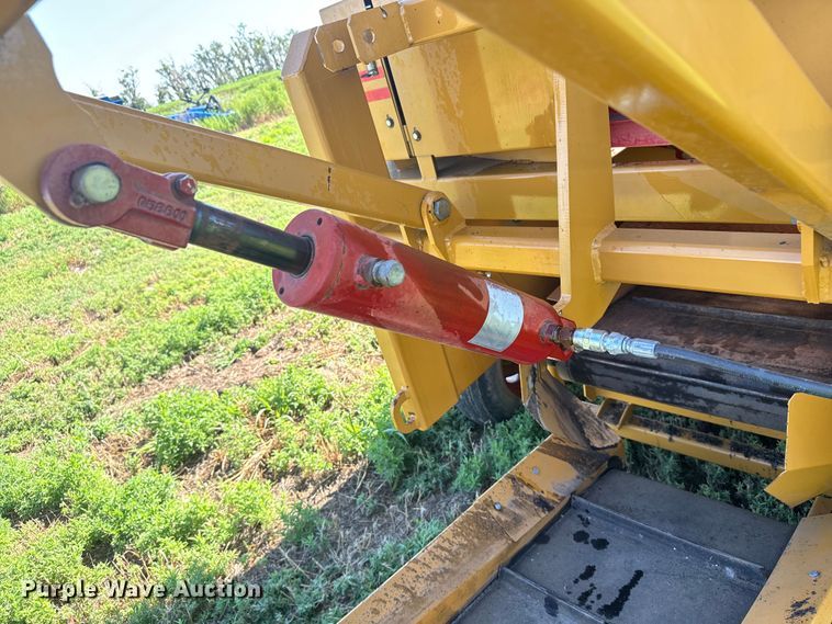 image for item DQ6841 HayBuster H1100 bale processor