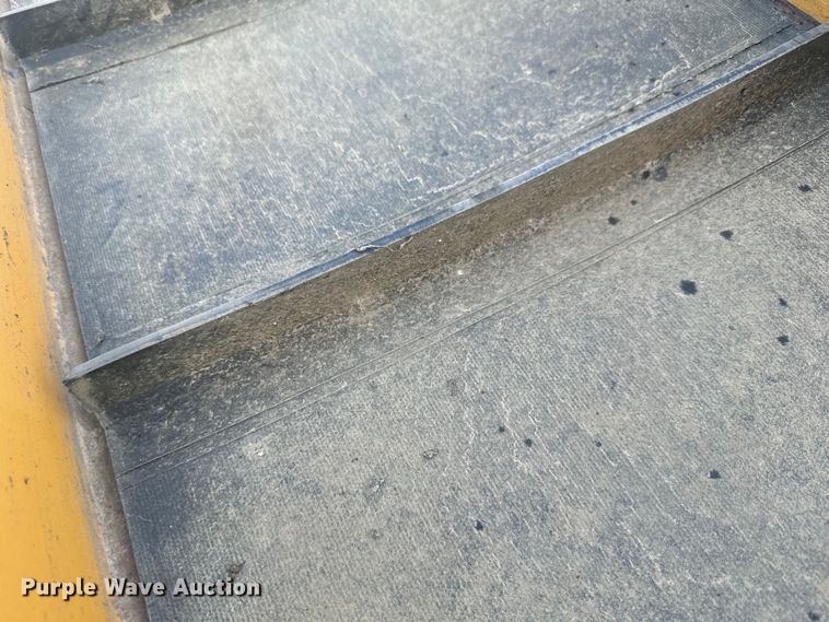 image for item DQ6841 HayBuster H1100 bale processor