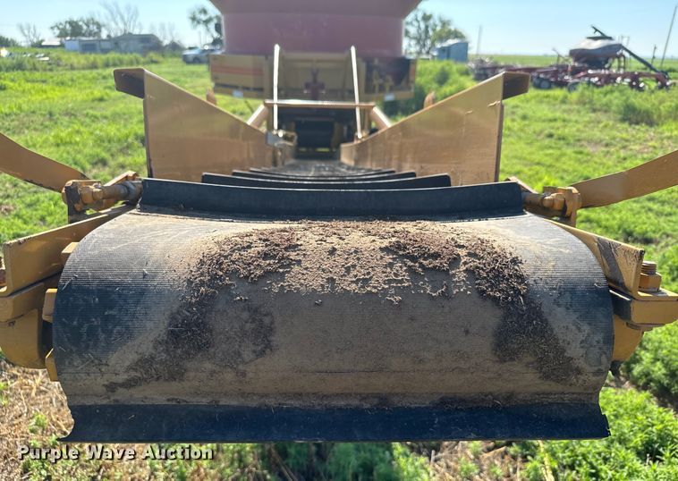 image for item DQ6841 HayBuster H1100 bale processor