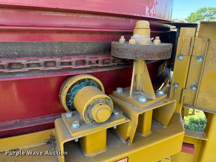 image for item DQ6841 HayBuster H1100 bale processor