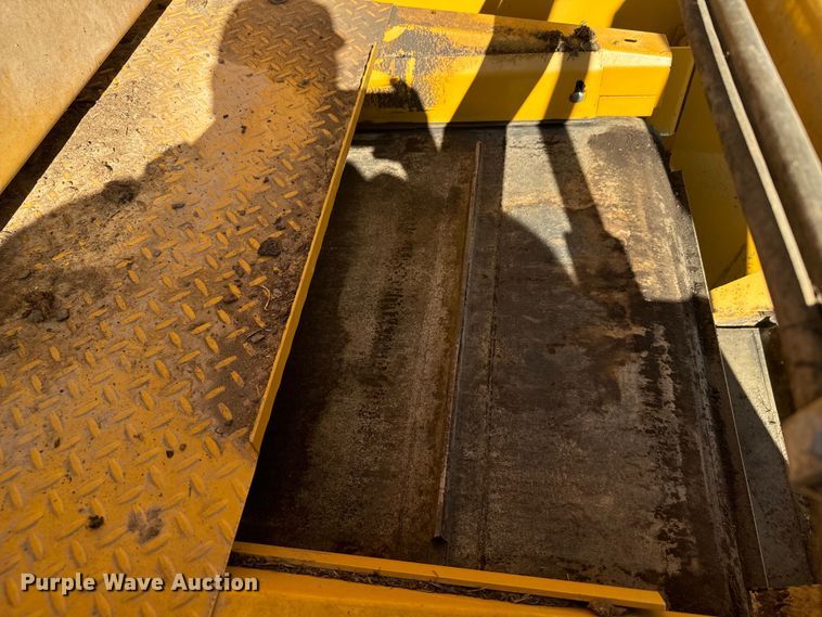 image for item DQ6841 HayBuster H1100 bale processor