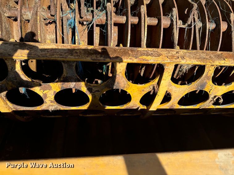 image for item DQ6841 HayBuster H1100 bale processor