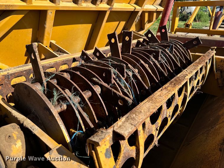 image for item DQ6841 HayBuster H1100 bale processor