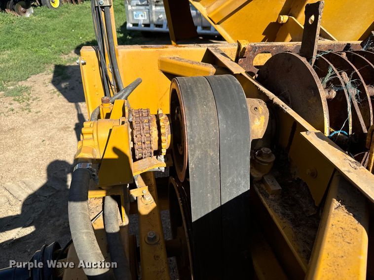 image for item DQ6841 HayBuster H1100 bale processor