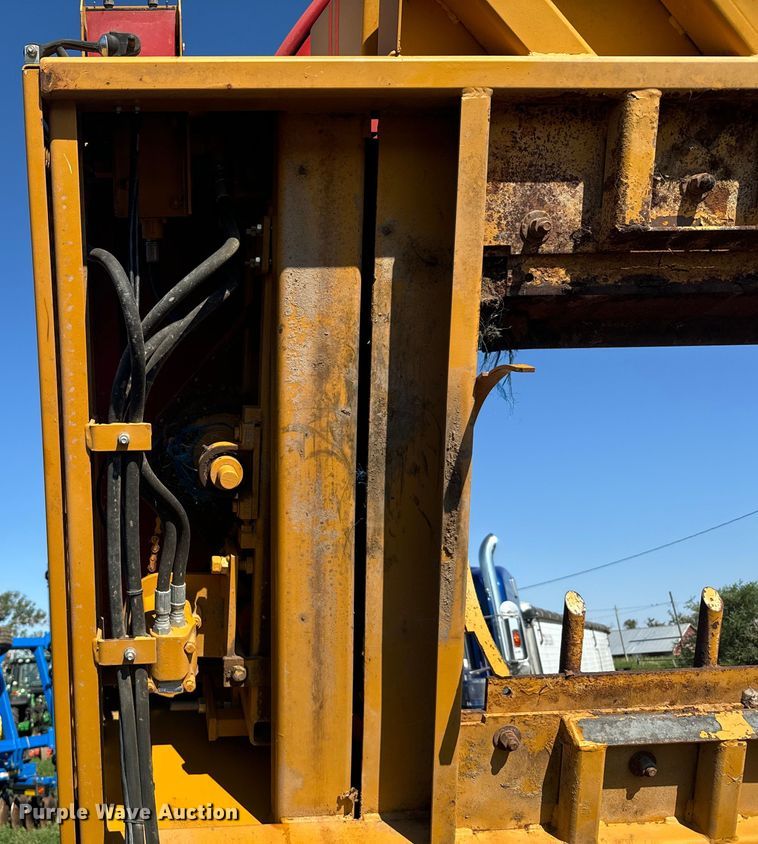 image for item DQ6841 HayBuster H1100 bale processor