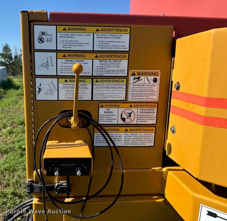 image for item DQ6841 HayBuster H1100 bale processor