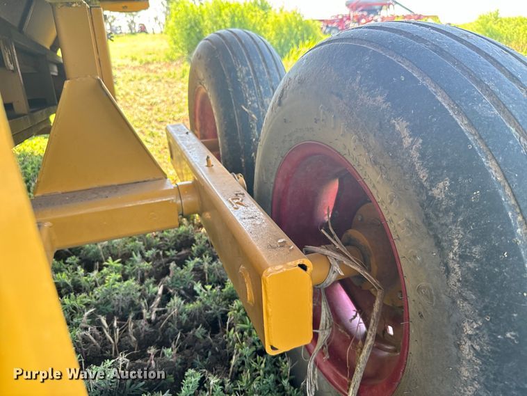 image for item DQ6841 HayBuster H1100 bale processor