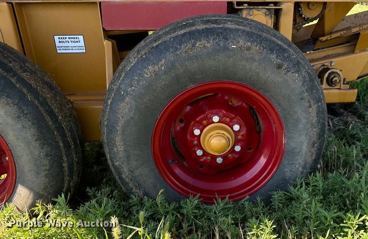 image for item DQ6841 HayBuster H1100 bale processor