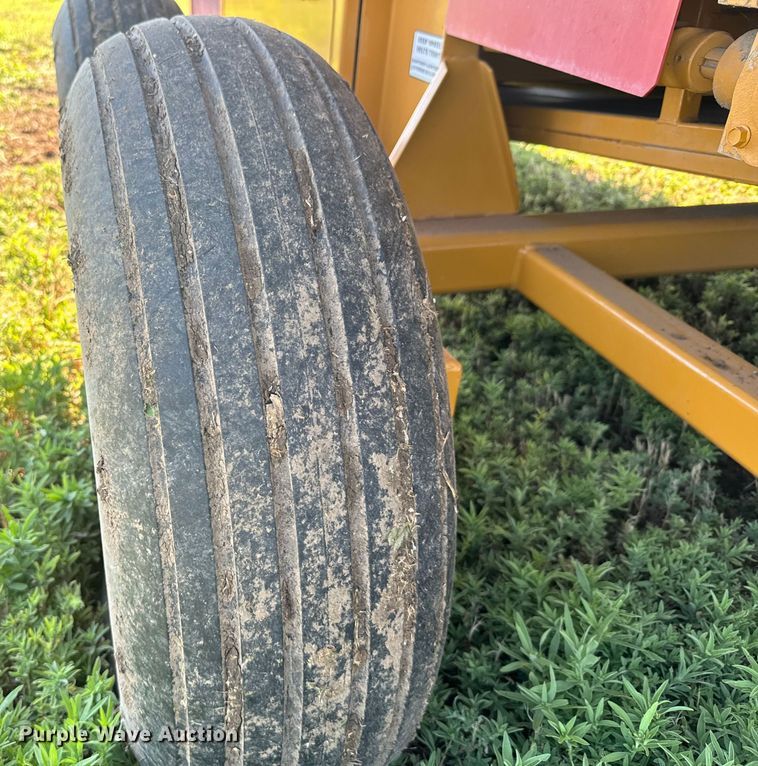 image for item DQ6841 HayBuster H1100 bale processor