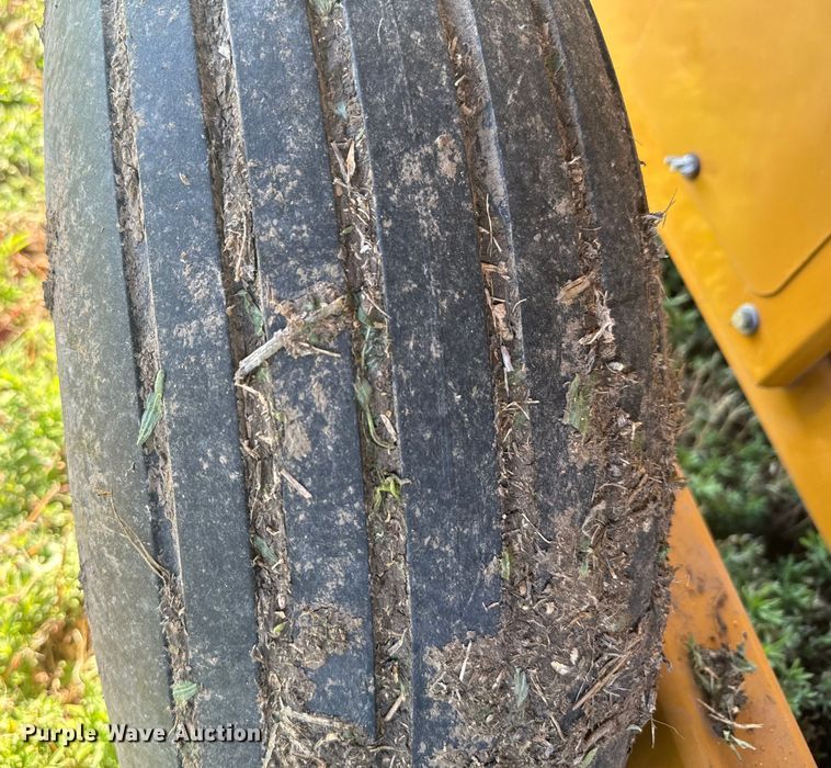 image for item DQ6841 HayBuster H1100 bale processor