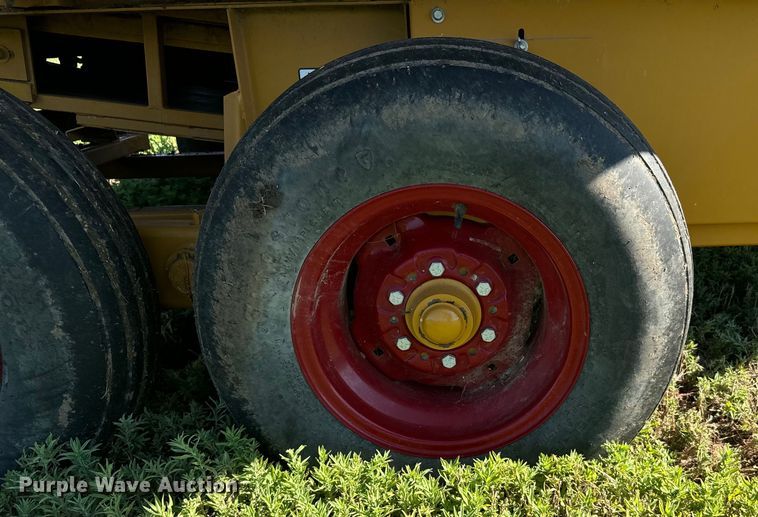 image for item DQ6841 HayBuster H1100 bale processor