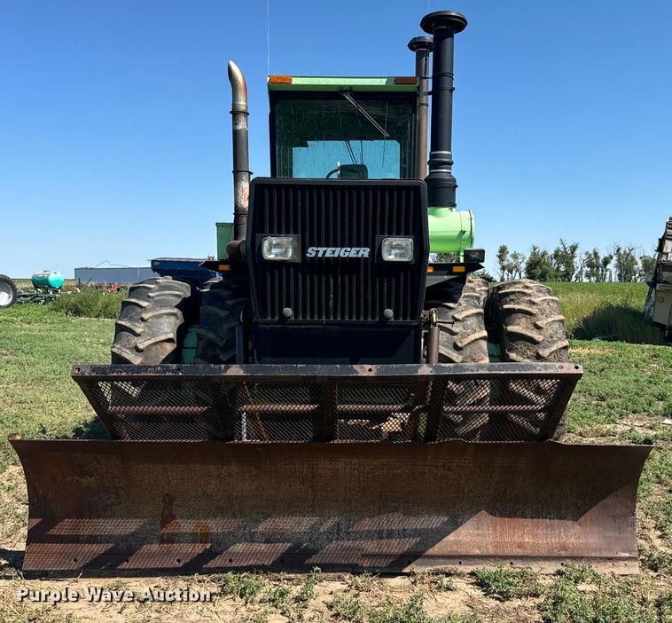 image for item DQ6844 1983 Steiger Cougar CM-280 4WD tractor