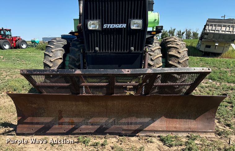 image for item DQ6844 1983 Steiger Cougar CM-280 4WD tractor