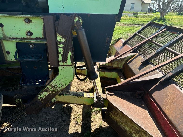 image for item DQ6844 1983 Steiger Cougar CM-280 4WD tractor