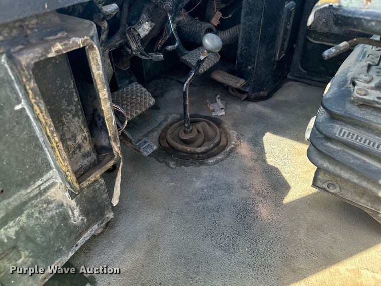 image for item DQ6844 1983 Steiger Cougar CM-280 4WD tractor