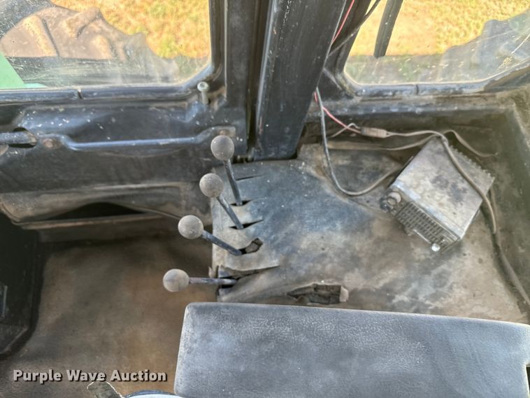 image for item DQ6844 1983 Steiger Cougar CM-280 4WD tractor