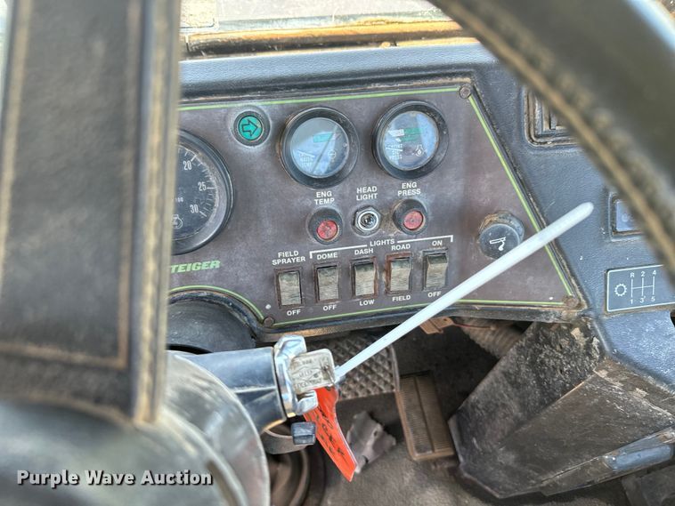 image for item DQ6844 1983 Steiger Cougar CM-280 4WD tractor