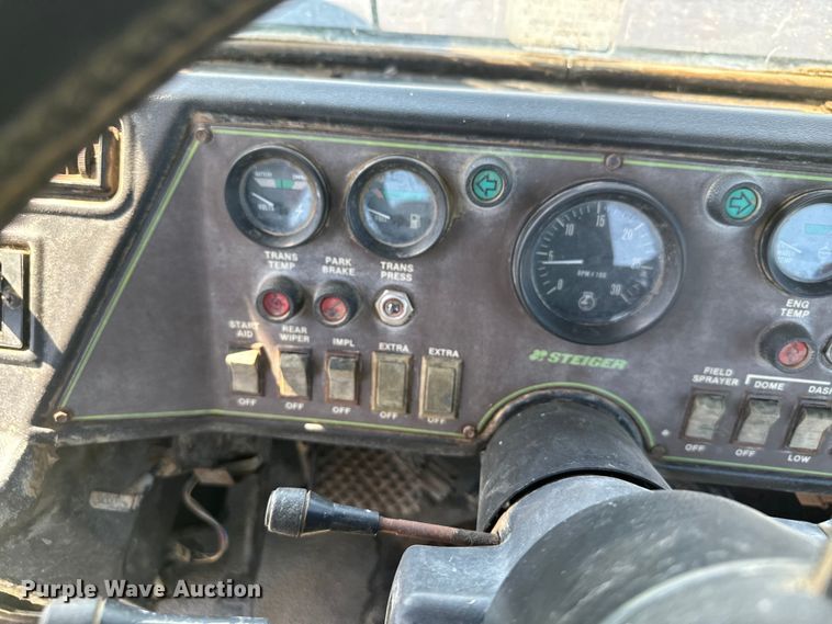 image for item DQ6844 1983 Steiger Cougar CM-280 4WD tractor