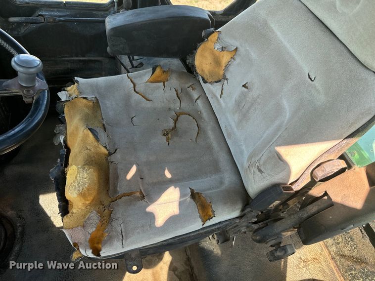 image for item DQ6844 1983 Steiger Cougar CM-280 4WD tractor