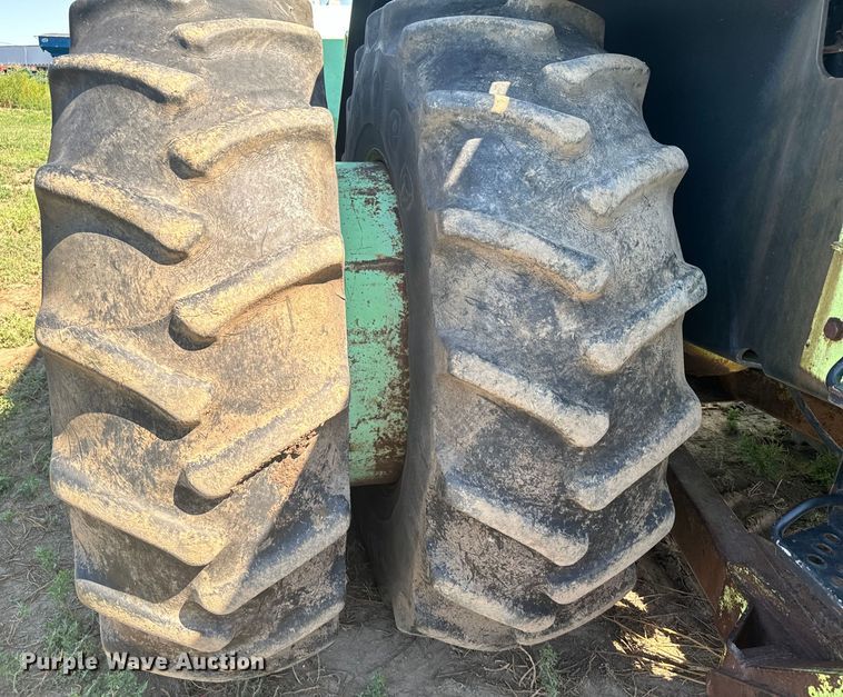 image for item DQ6844 1983 Steiger Cougar CM-280 4WD tractor