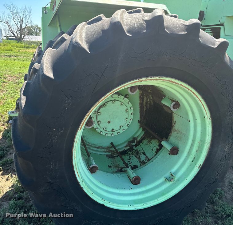 image for item DQ6844 1983 Steiger Cougar CM-280 4WD tractor