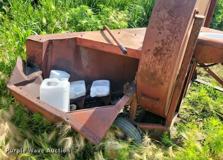 image for item DR4311 International Harvester 56 silage blower