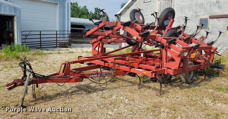 image for item DR4313 Case IH 4300 field cultivator
