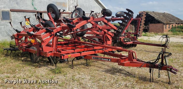 image for item DR4313 Case IH 4300 field cultivator