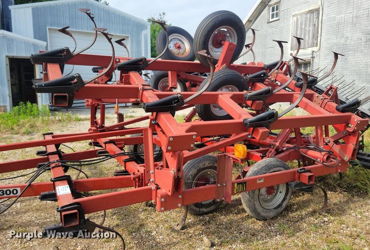 image for item DR4313 Case IH 4300 field cultivator