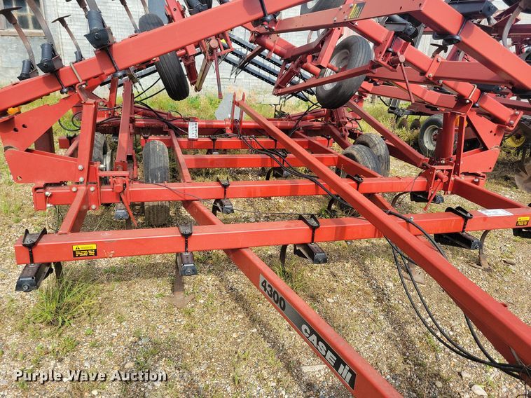 image for item DR4313 Case IH 4300 field cultivator