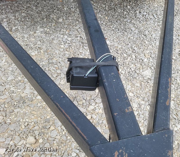 image for item DR4859 Friesen 240 seed tender