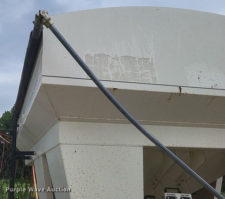 image for item DR4859 Friesen 240 seed tender