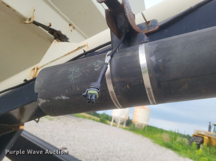 image for item DR4859 Friesen 240 seed tender