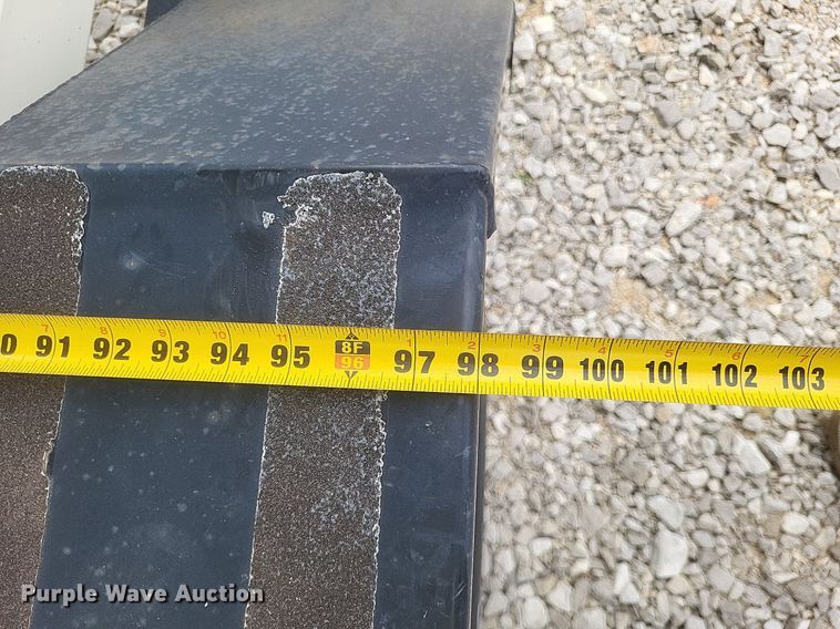 image for item DR4859 Friesen 240 seed tender