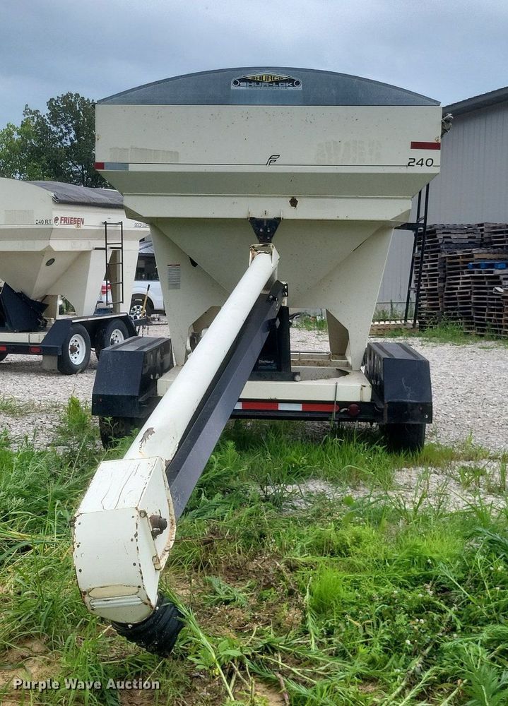 image for item DR4860 Friesen 240 seed tender