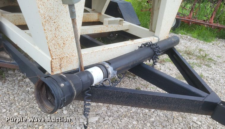 image for item DR4860 Friesen 240 seed tender