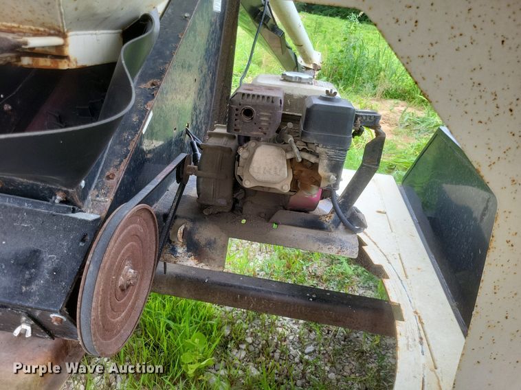 image for item DR4860 Friesen 240 seed tender