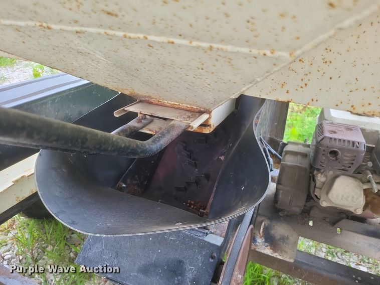 image for item DR4860 Friesen 240 seed tender