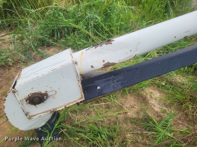 image for item DR4860 Friesen 240 seed tender