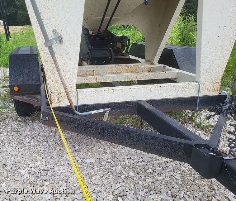 image for item DR4860 Friesen 240 seed tender