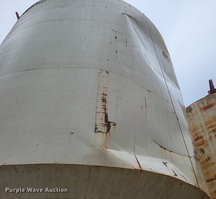 image for item DR4861 Friesen grain bin