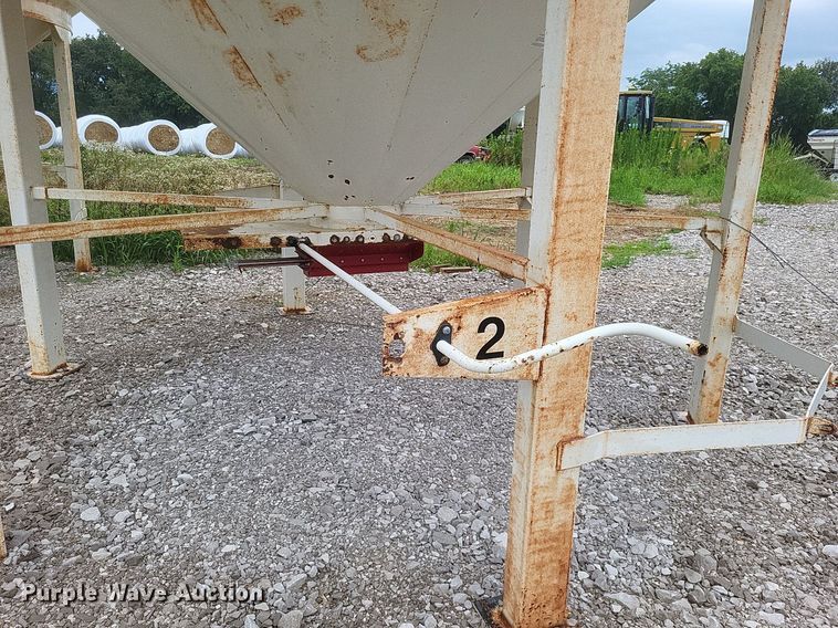 image for item DR4861 Friesen grain bin