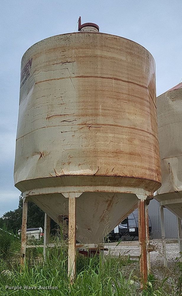 image for item DR4862 Friesen grain bin