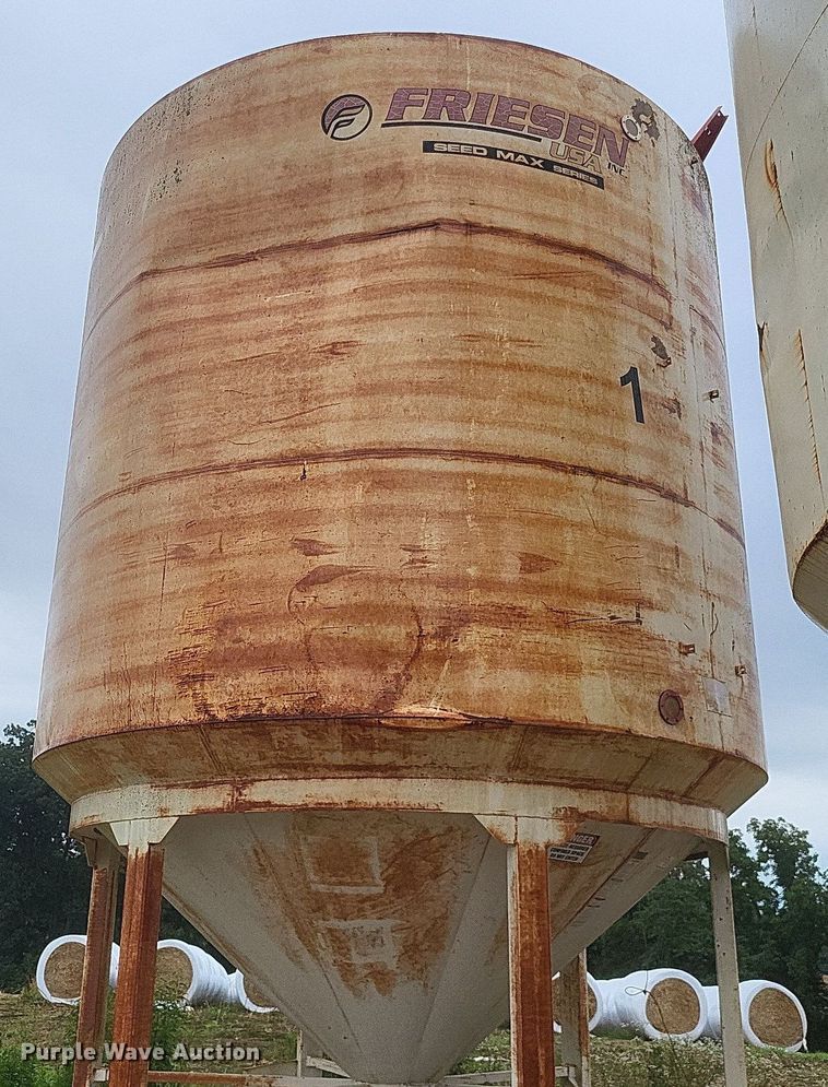 image for item DR4862 Friesen grain bin