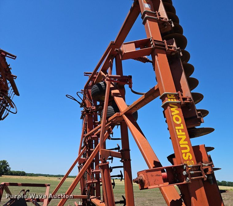 image for item DR8687 Sunflower 6432-36 mulch finisher